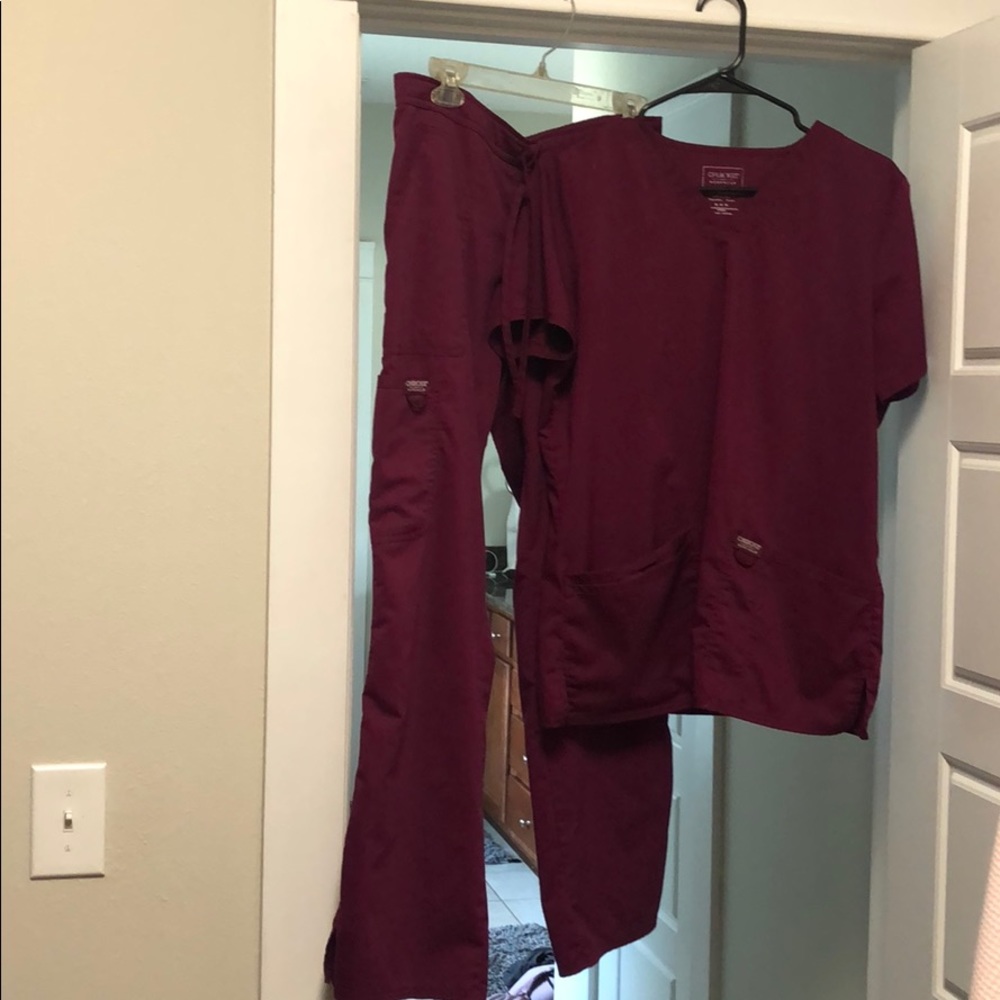 Cherokee wine scrub set